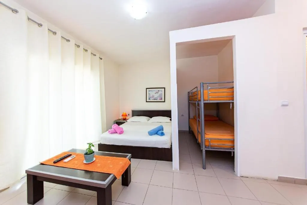 גולם Intea Hotel אלבניה