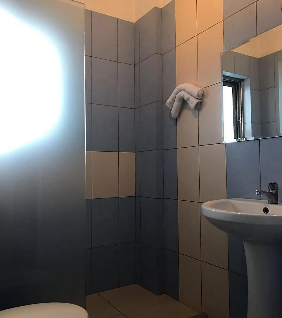 גולם Intea Hotel
